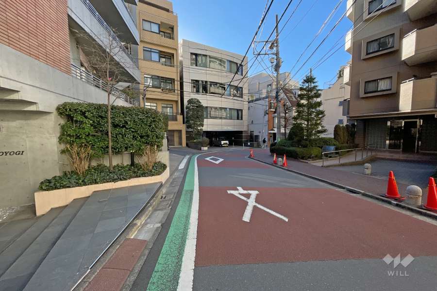 敷地南側の前面道路