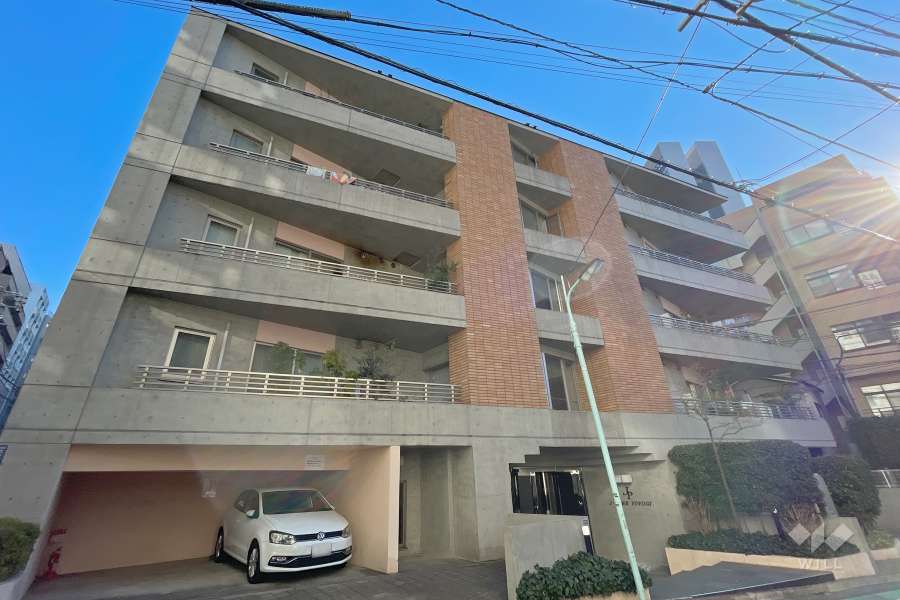 ジェイパーク代々木の外観（南側から）