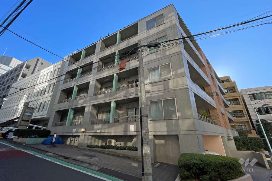 ジェイパーク代々木の外観（西側から）