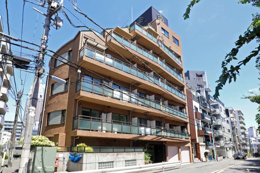 APAガーデンピア代々木の外観（南東側から）