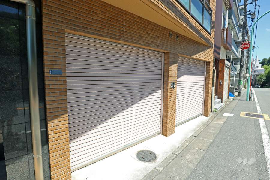 敷地内駐車場入り口（屋内機械式）