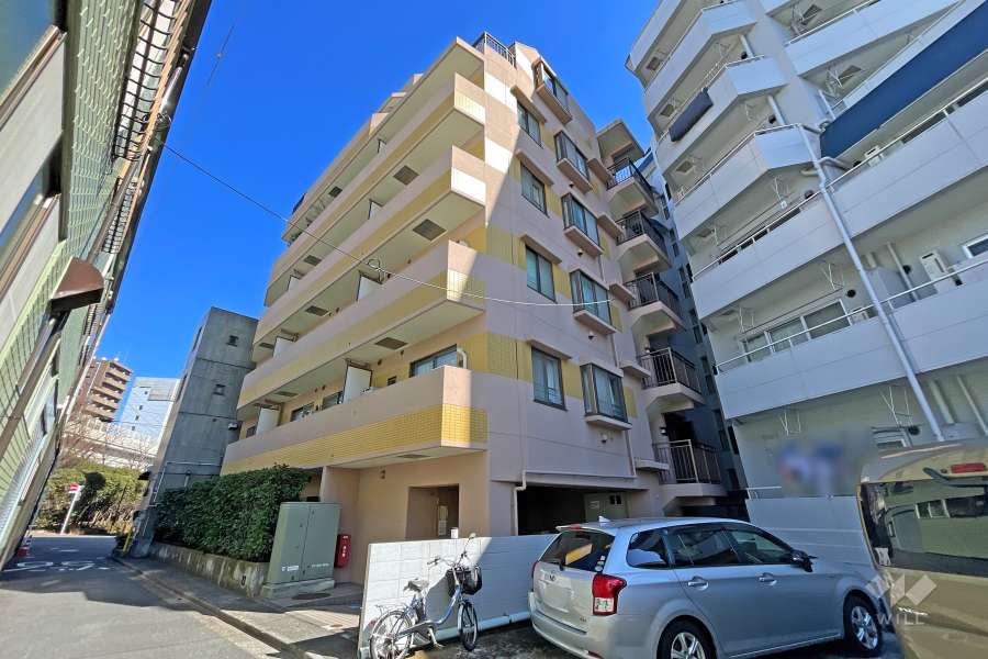 ルセージュ初台の外観（西側から）