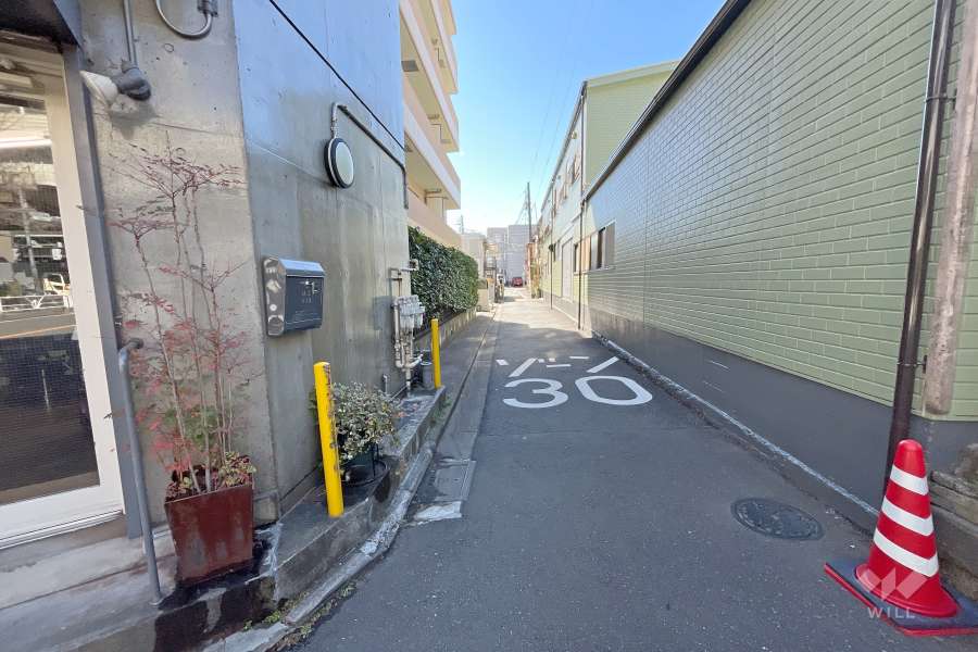 敷地北西側の前面道路