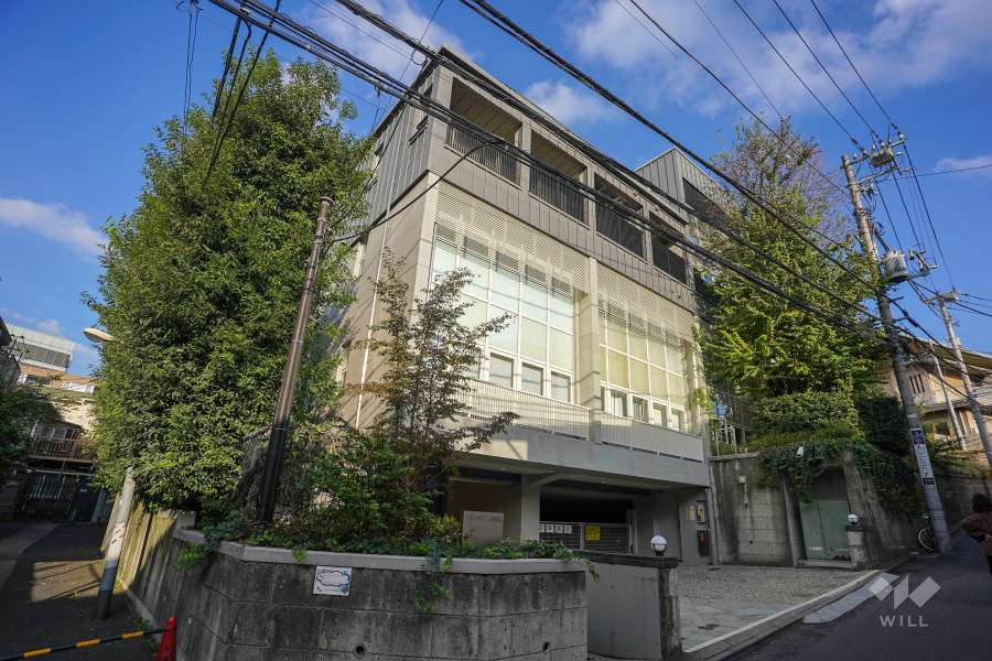 グランドメゾン神宮前の外観（北西側から）