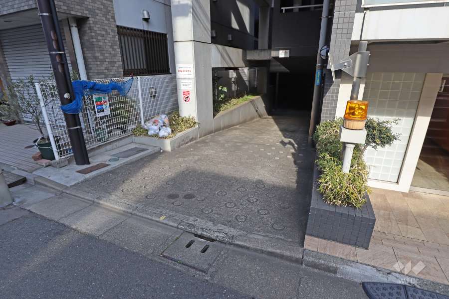 駐車場の出入り口