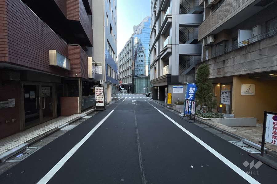 敷地南側の前面道路