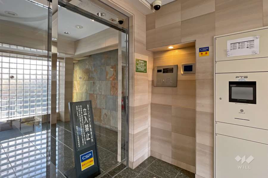 エントランス内のオートロックと宅配ボックス