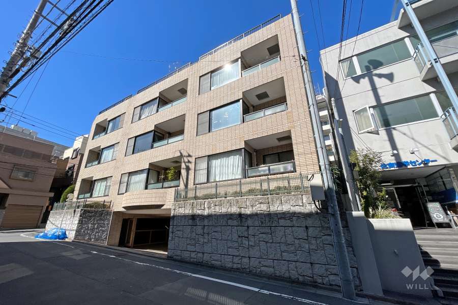 ルシック参宮橋の外観（南東側から）