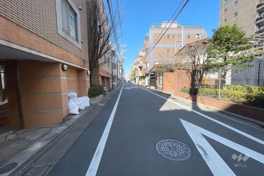 敷地北側の前面道路