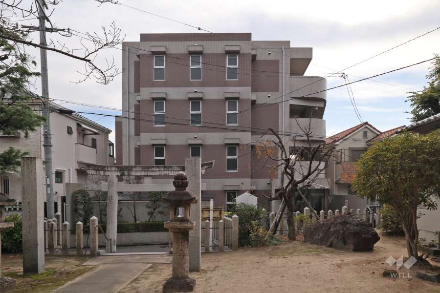 『武庫須佐男神社』の境内から見たパレ武庫元町