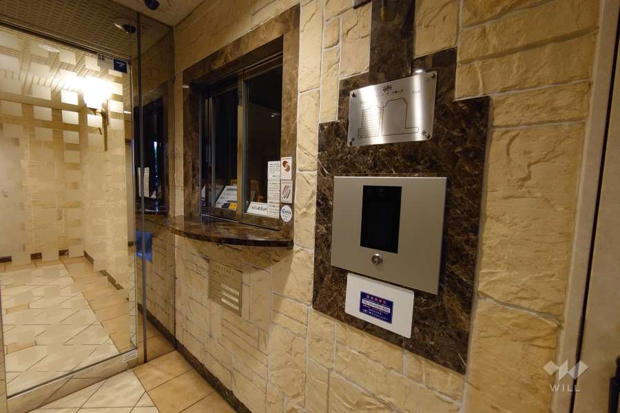 エントランスはオートロック付きです。