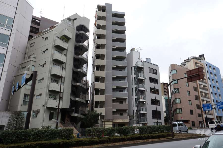 プレール代々木公園弐番館の外観（北東側から）