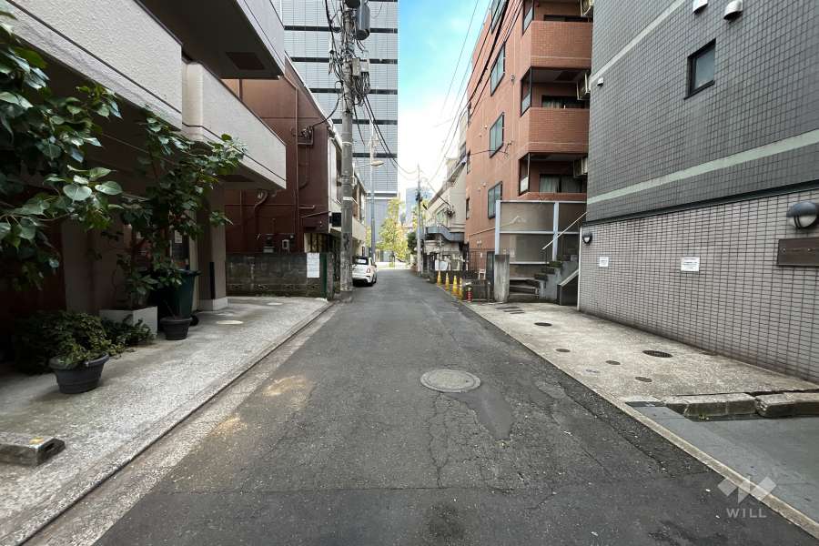 敷地北東側の前面道路