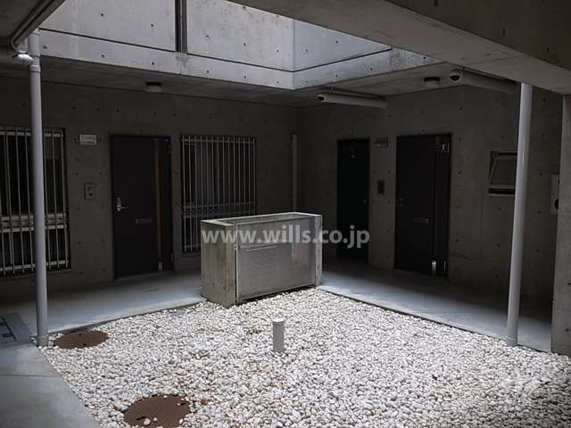 建物中央にある吹き抜け