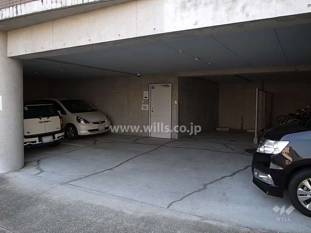 敷地内駐車場（屋内平面式）