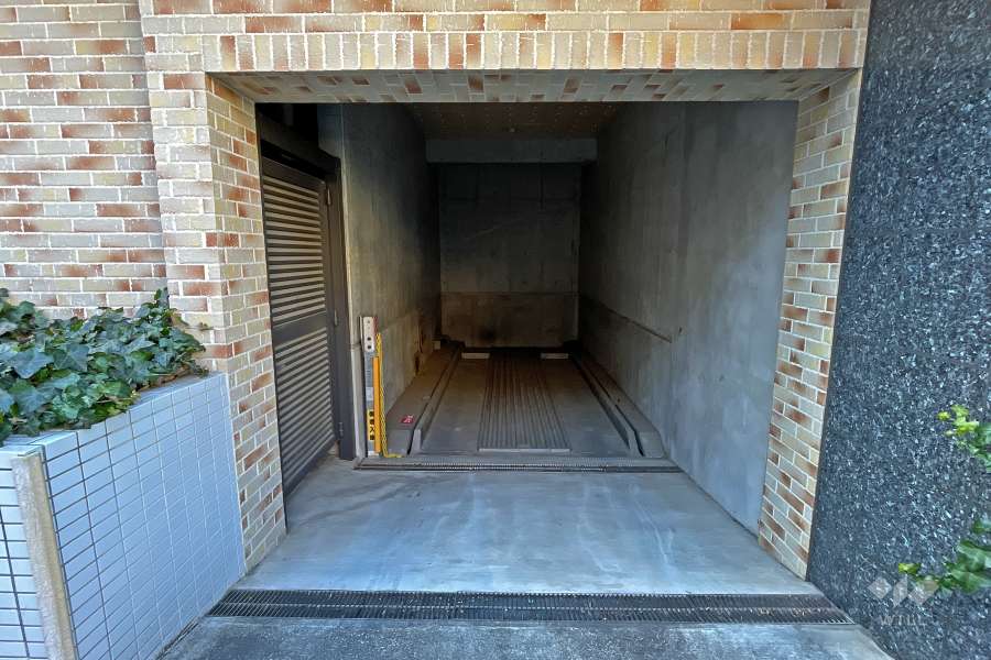 敷地内駐車場（屋内機械式）