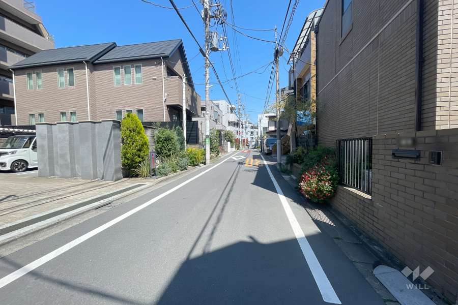 敷地北東側の前面道路