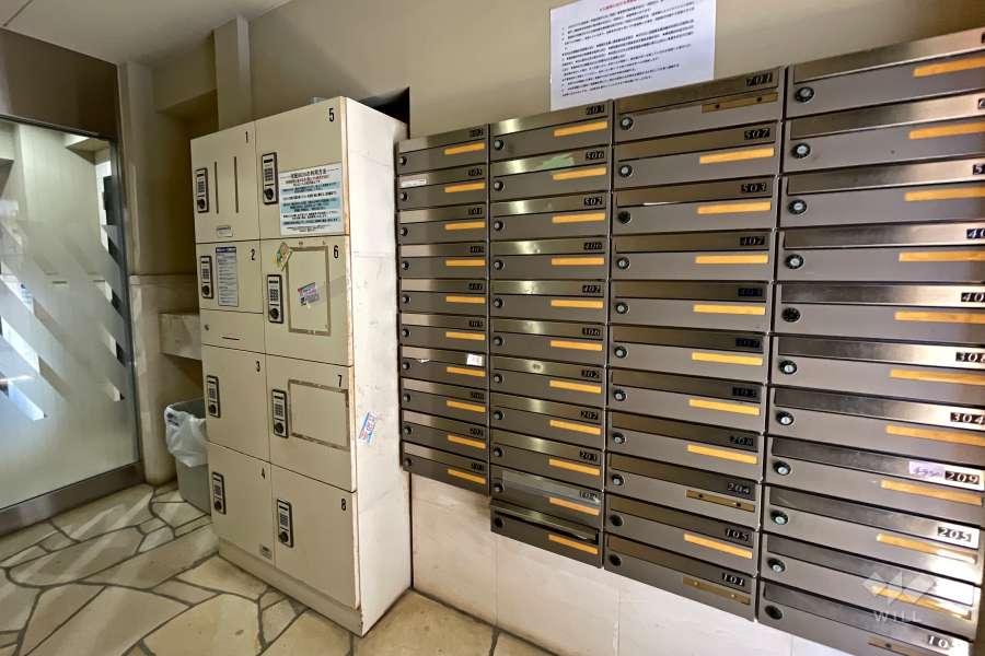 宅配ボックスと共用ポスト
