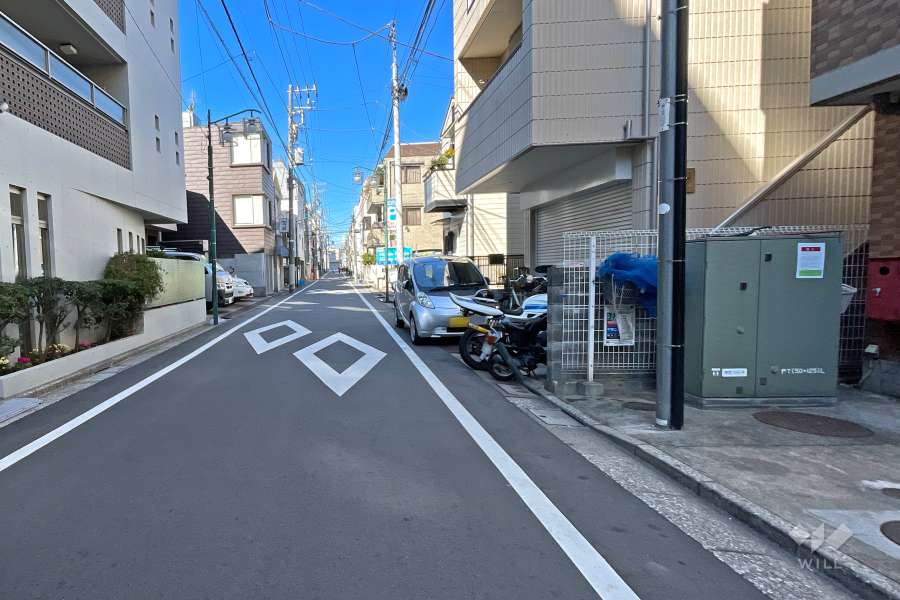 敷地南側の前面道路