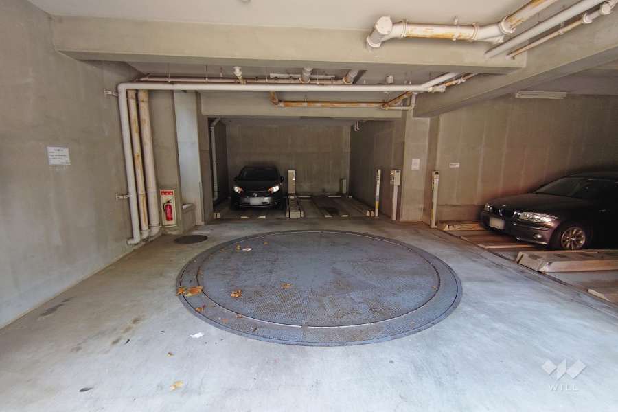 敷地内駐車場（屋内機械式）