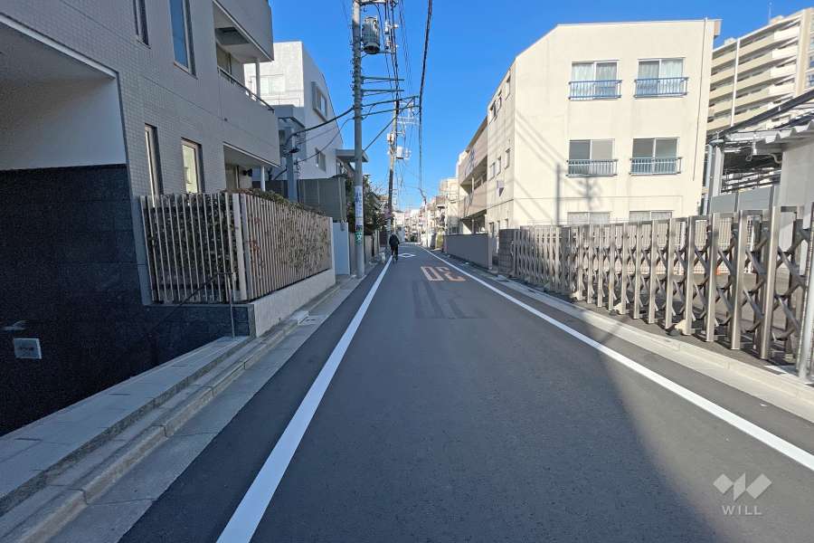 敷地南東側の前面道路