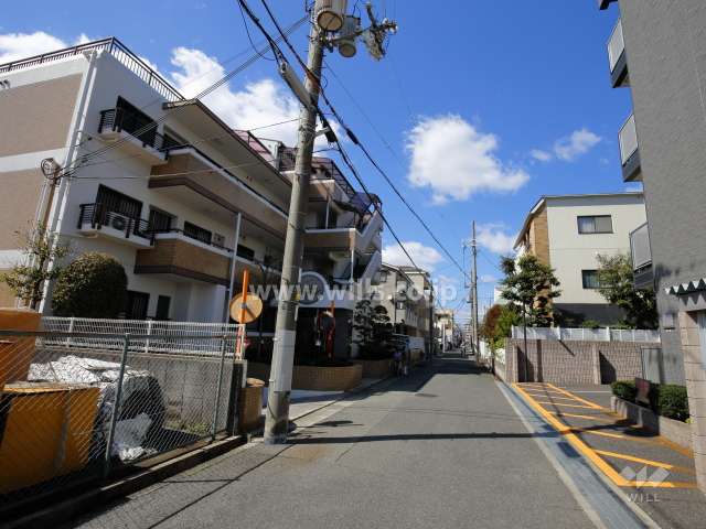 敷地北側の前面道路