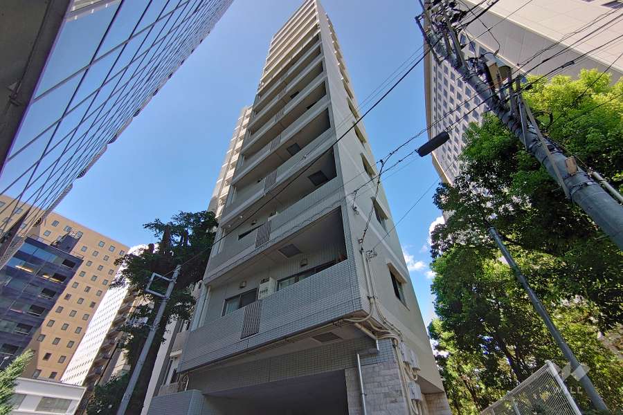 カテリーナ代々木プレイスの外観（南側から）