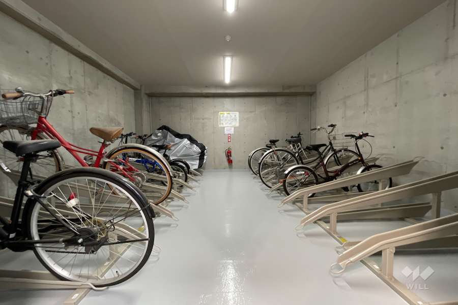 屋内に設けられた駐輪場
