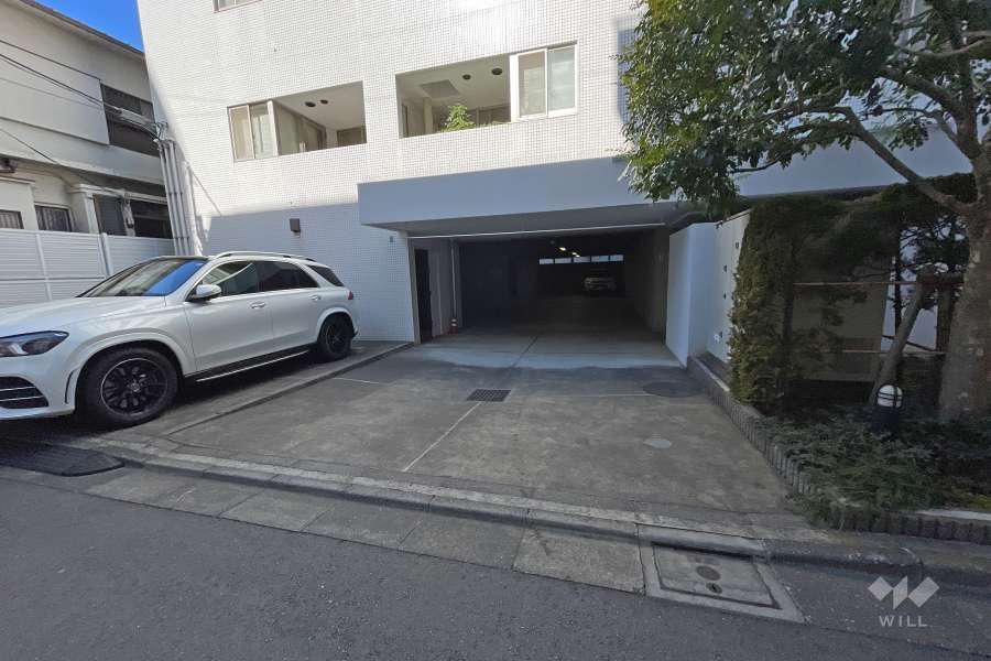 駐車場の出入り口
