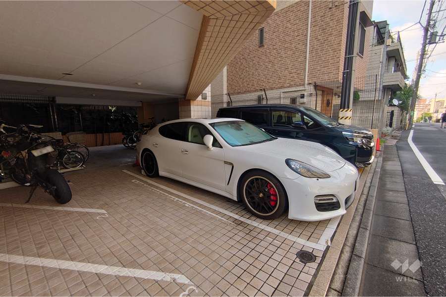 敷地内駐車場（屋外平面式）