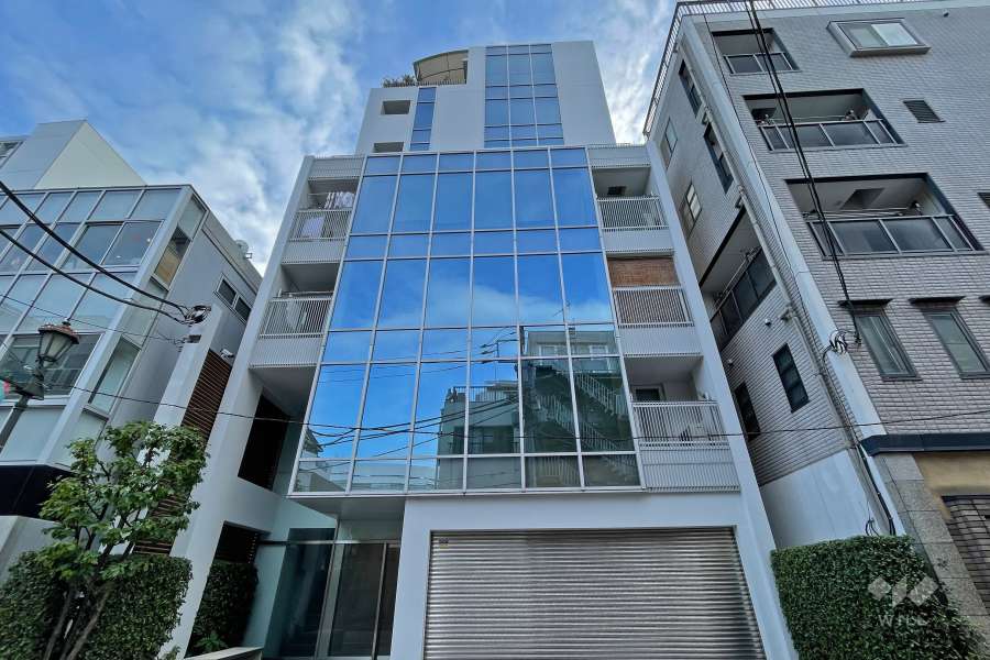 ザグラスタワーの外観（東側から）