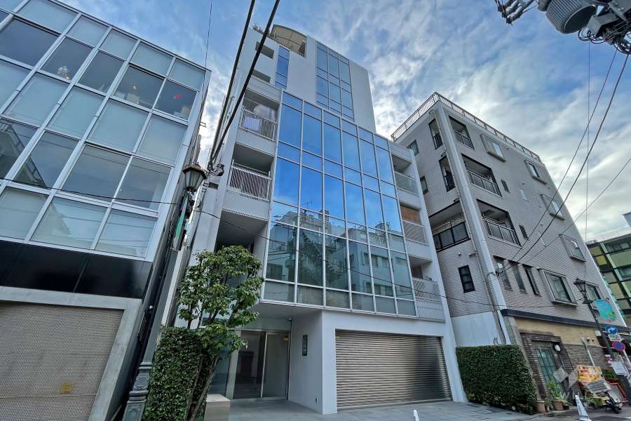 ザグラスタワーの外観（南東側から）