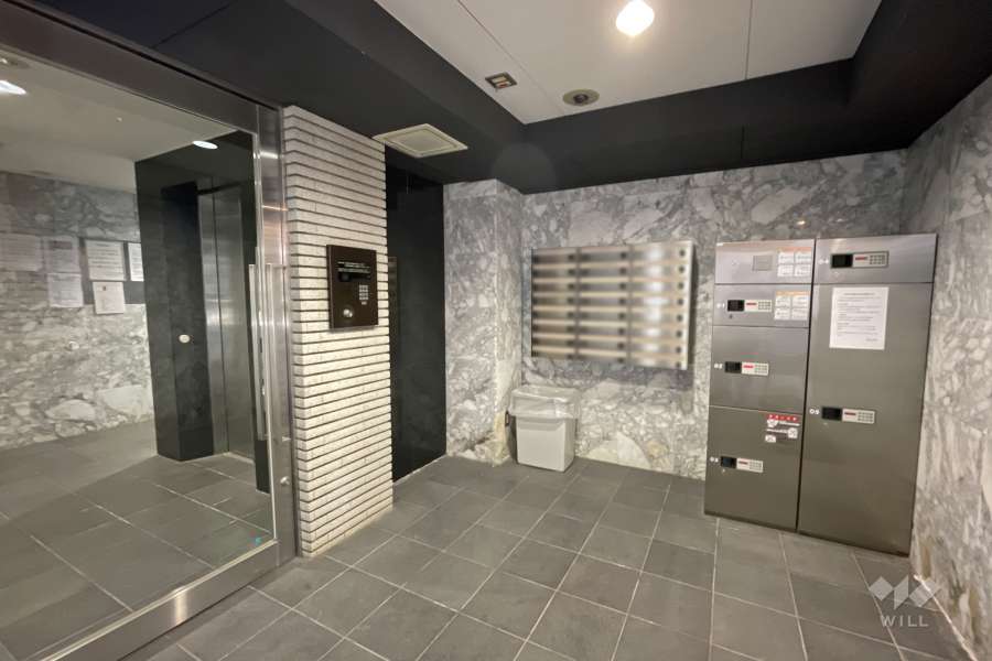 エントランスホール（宅配ボックス・共用ポスト）