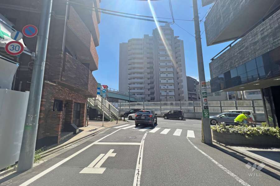 敷地南西側の前面道路