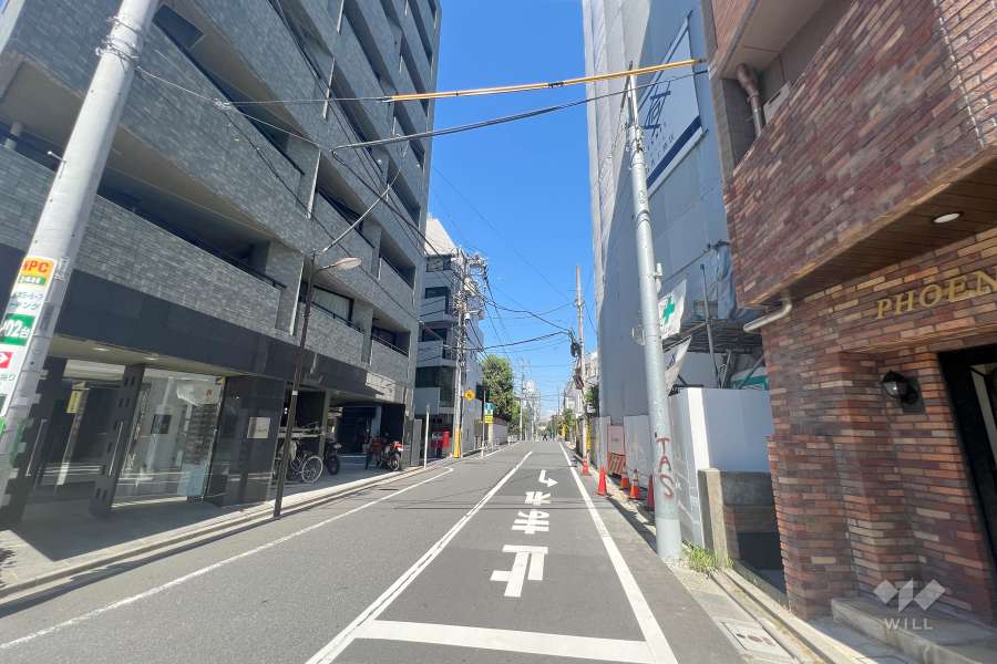 敷地南側の前面道路