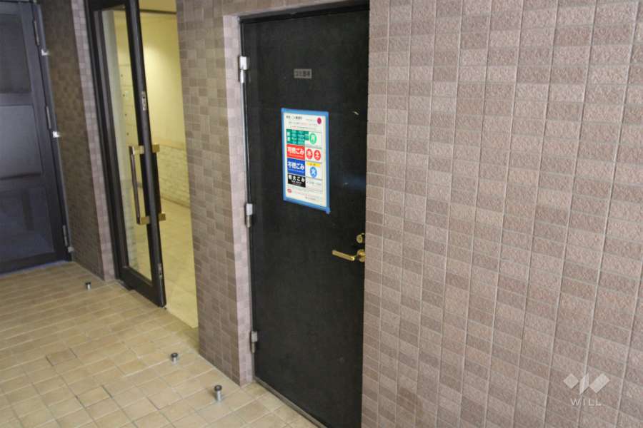 ゴミ置き場入り口