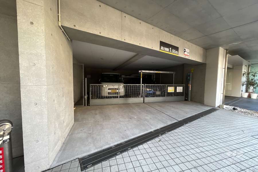 敷地内駐車場（屋内機械式）