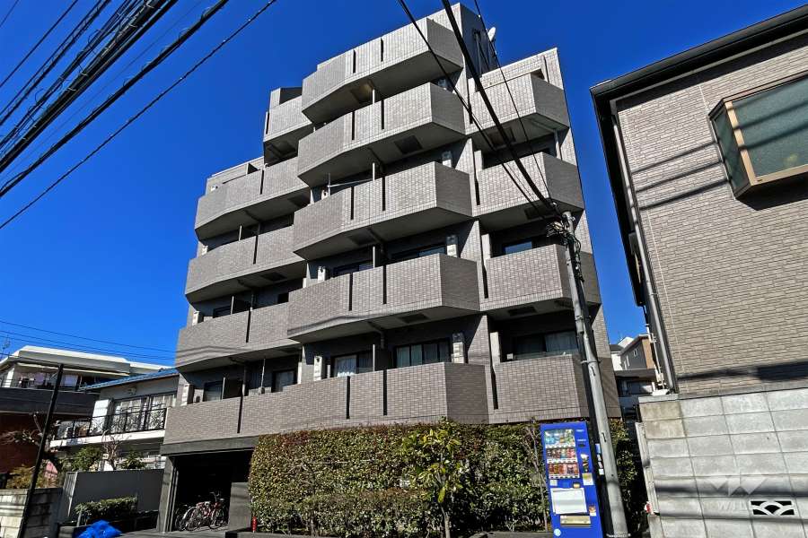 ルーブル渋谷初台弐番館の外観（南東側から）