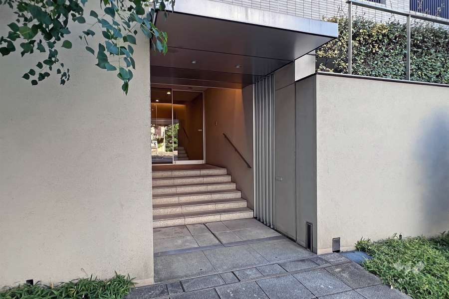 敷地北東側のエントランス