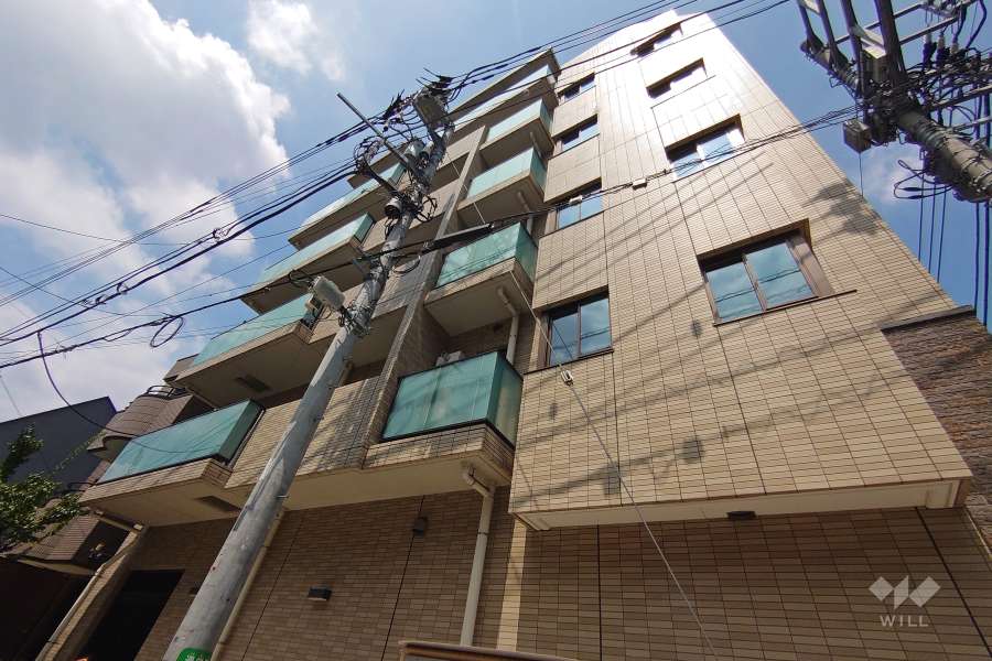 パークリュクス初台の外観（南東側から）