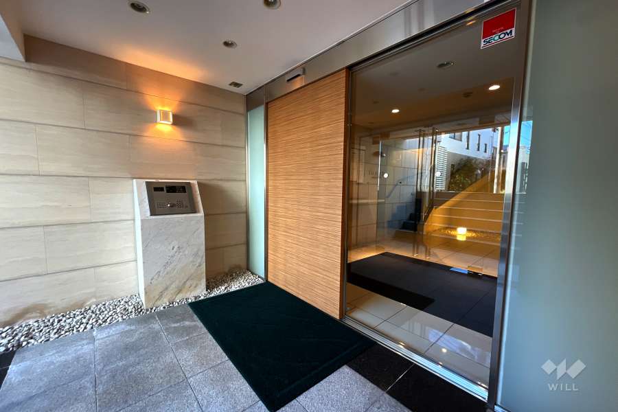 エントランス内はオートロック付きです。