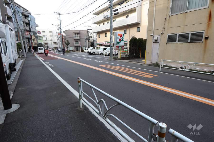 敷地北西側の前面道路