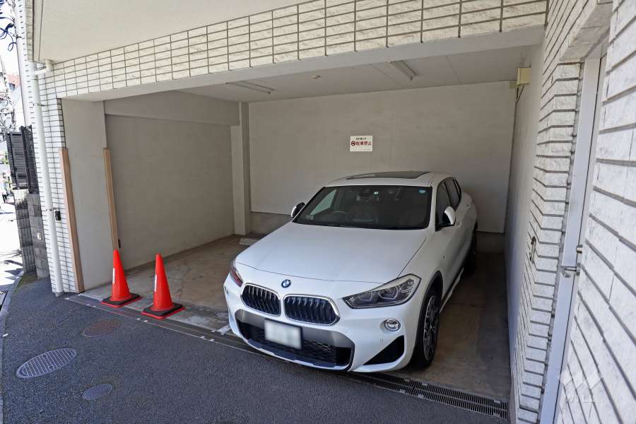 敷地内駐車場（屋内平面式）