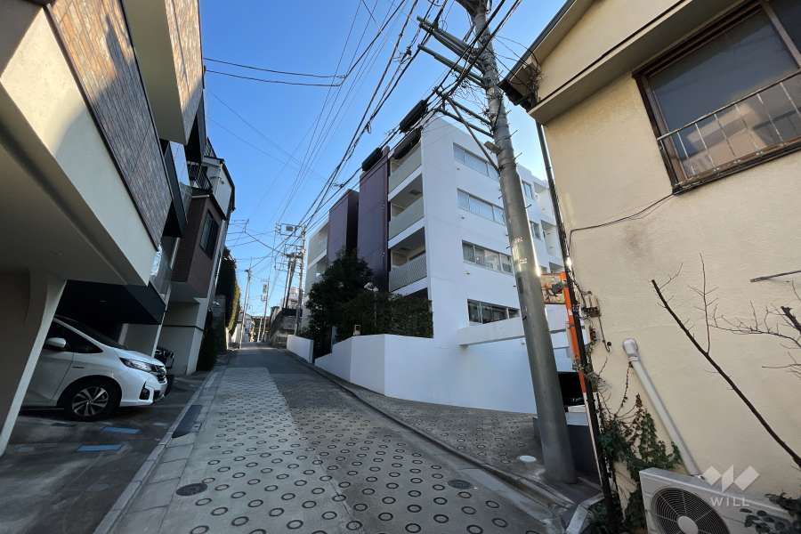 敷地東側の前面道路