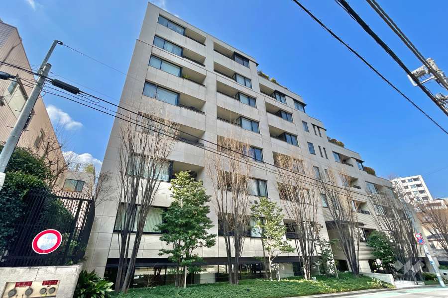 プラウド恵比寿の外観（南東側から）