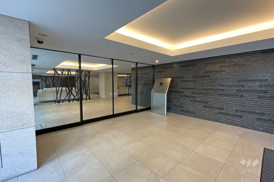 エントランスはオートロック付きです。