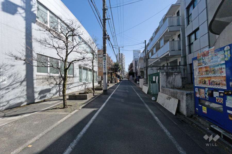 敷地南東側の前面道路