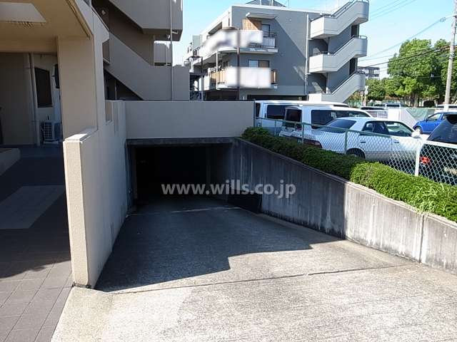 駐車場のアプローチ