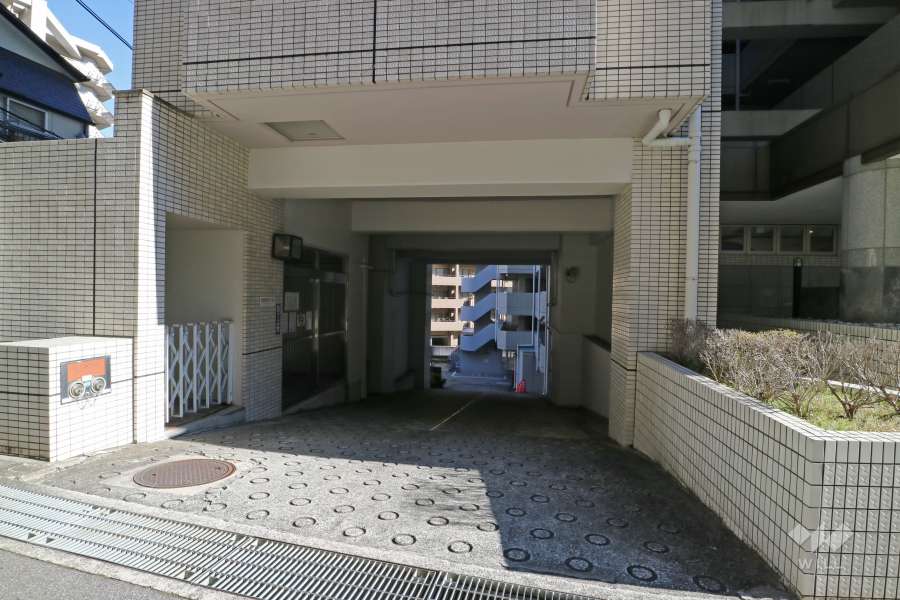駐車場の出入口