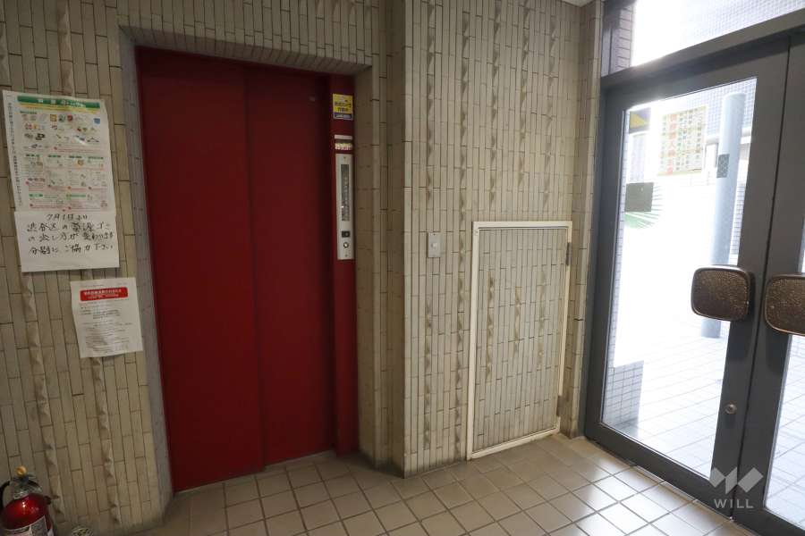 共用のエレベーター